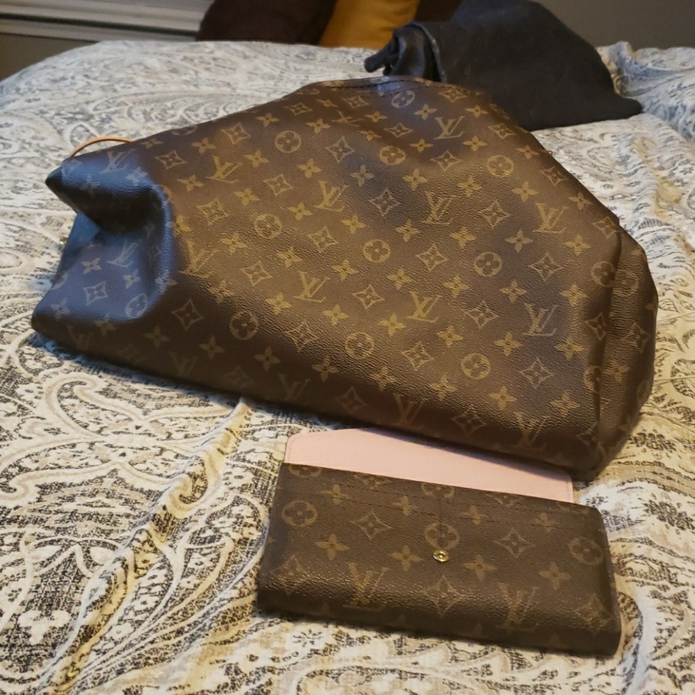 LV puslrse and wallet combo